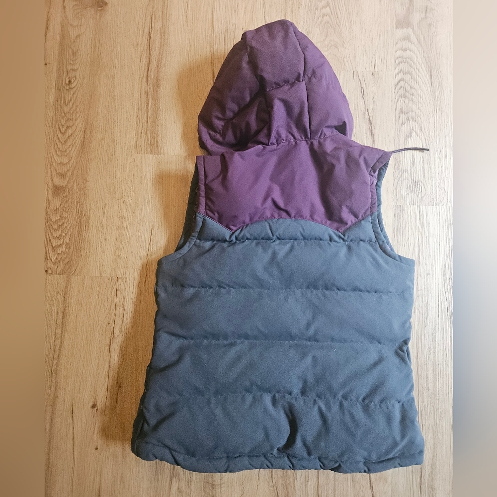 Patagonia Women's Hooded Bivy Down Vest - Picture 2 of 3
